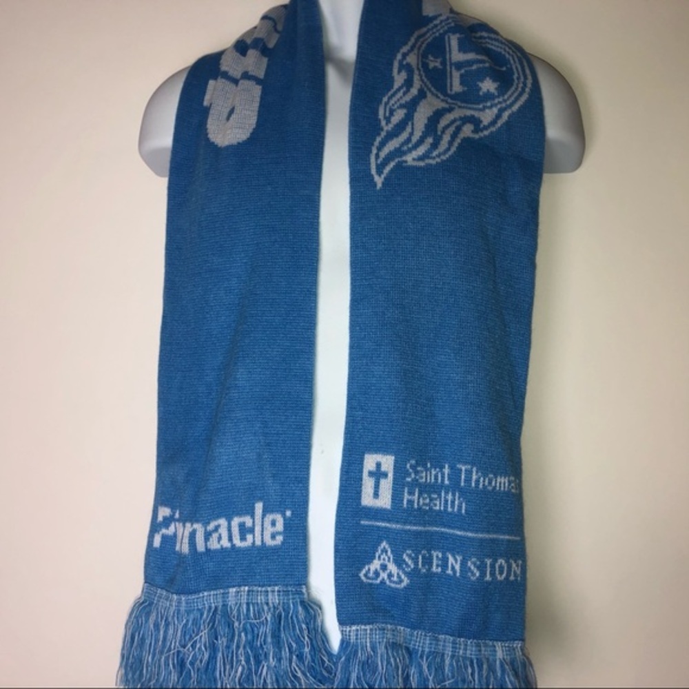 Main Gate Titanup Blue & White‎ Scarf